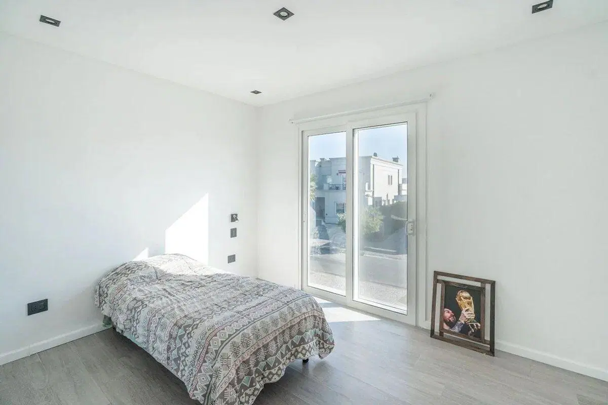 CASA VENTA NUEVO QUILMES 6 AMB. APTO CREDITO 4