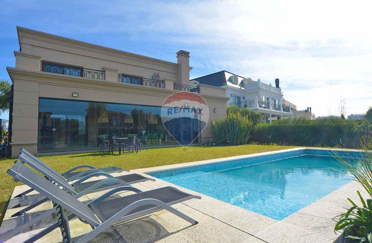 Foto de VENTA CASA 5 AMB PISCINA, QUINCHO EN NUEVO QUILMES, imagen 4