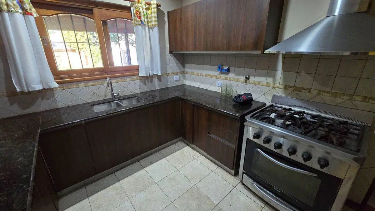 VENTA CASA 3 AMB. 2 PLANTAS GRAN PARQUE QUILMES 4
