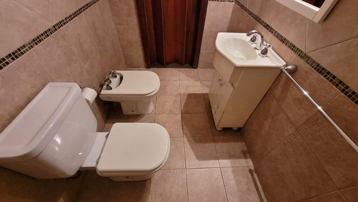 Foto de VENTA CASA 4 AMBIENTES CON JARDIN. TEMPERLEY, imagen 4