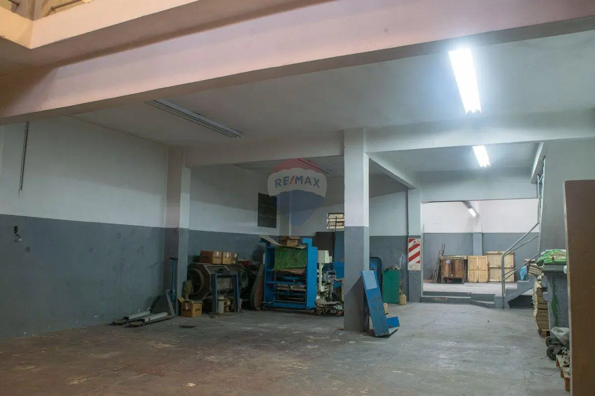 Venta Galpón 2 plantas c/Oficinas en Avellaneda 3