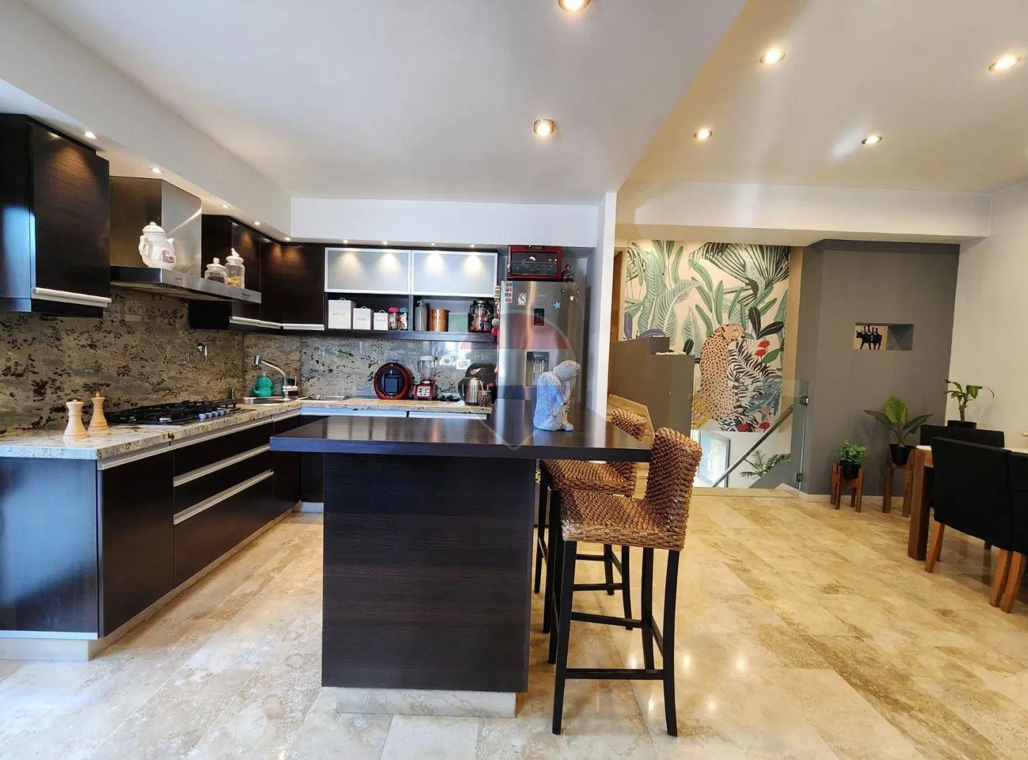 VENTA CASA 5 AMB C/PILETA EN QUILMES 8