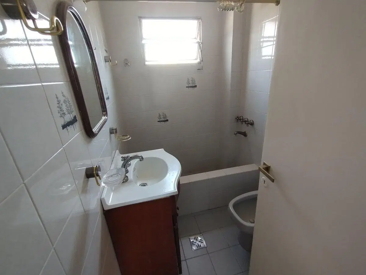 Venta PH 3 Ambientes al frente con balcón Bernal 8