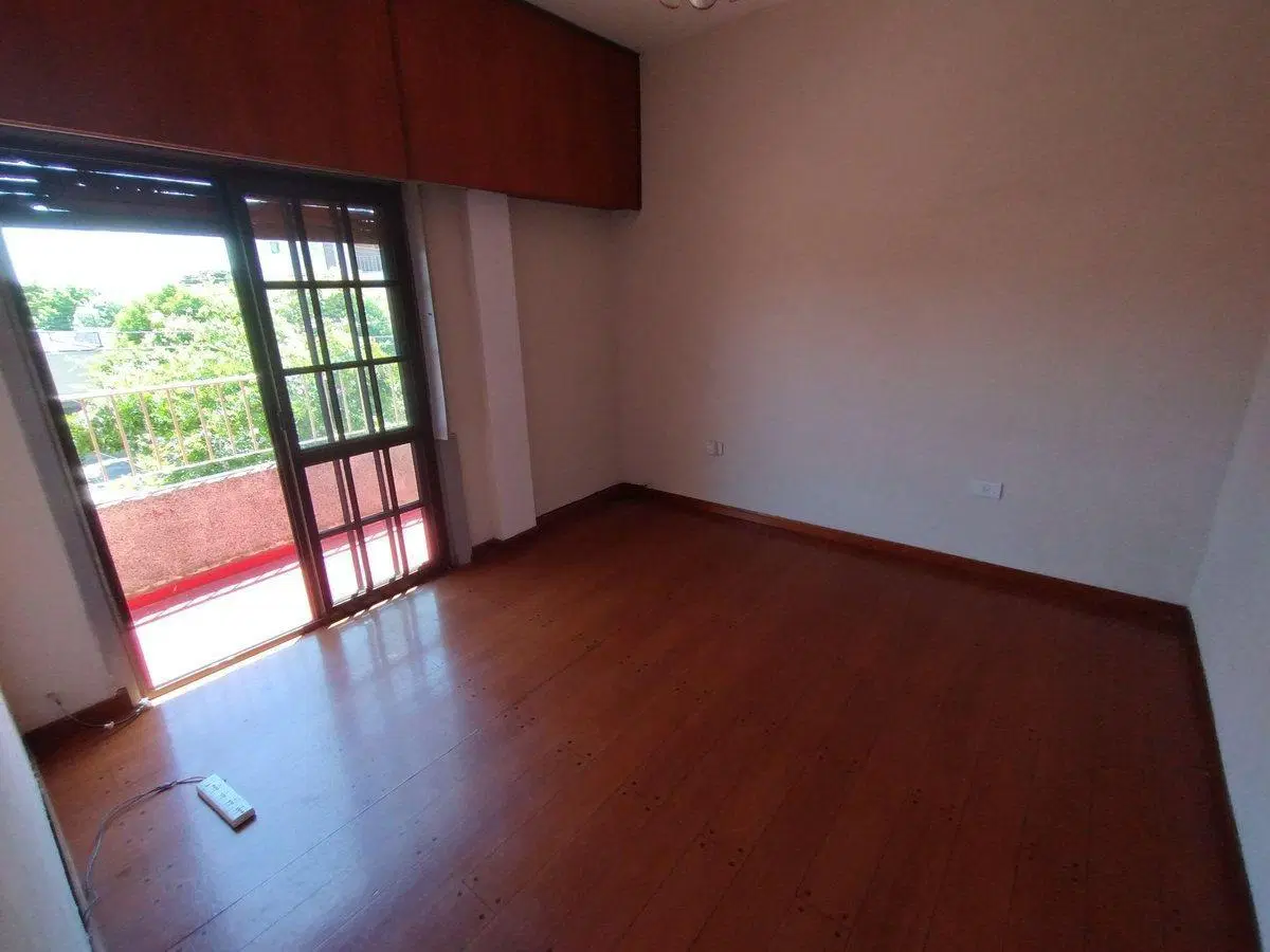 Venta PH 3 Ambientes al frente con balcón Bernal 4