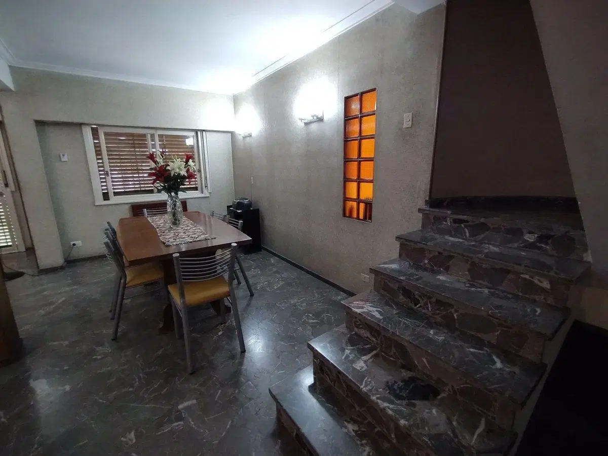 Casa 5  ambientes en venta con cochera en Bernal 3