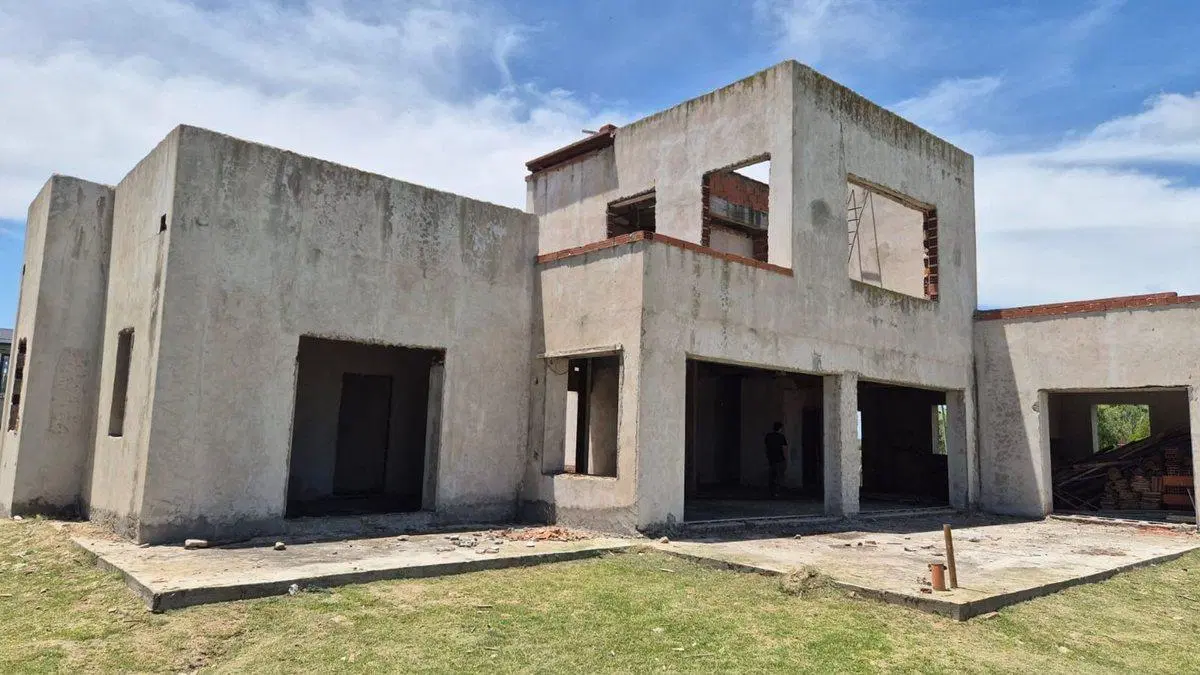 CASA EN CONSTRUCCIÓN EN CAMPOS DE ROCA II EN VENTA 2