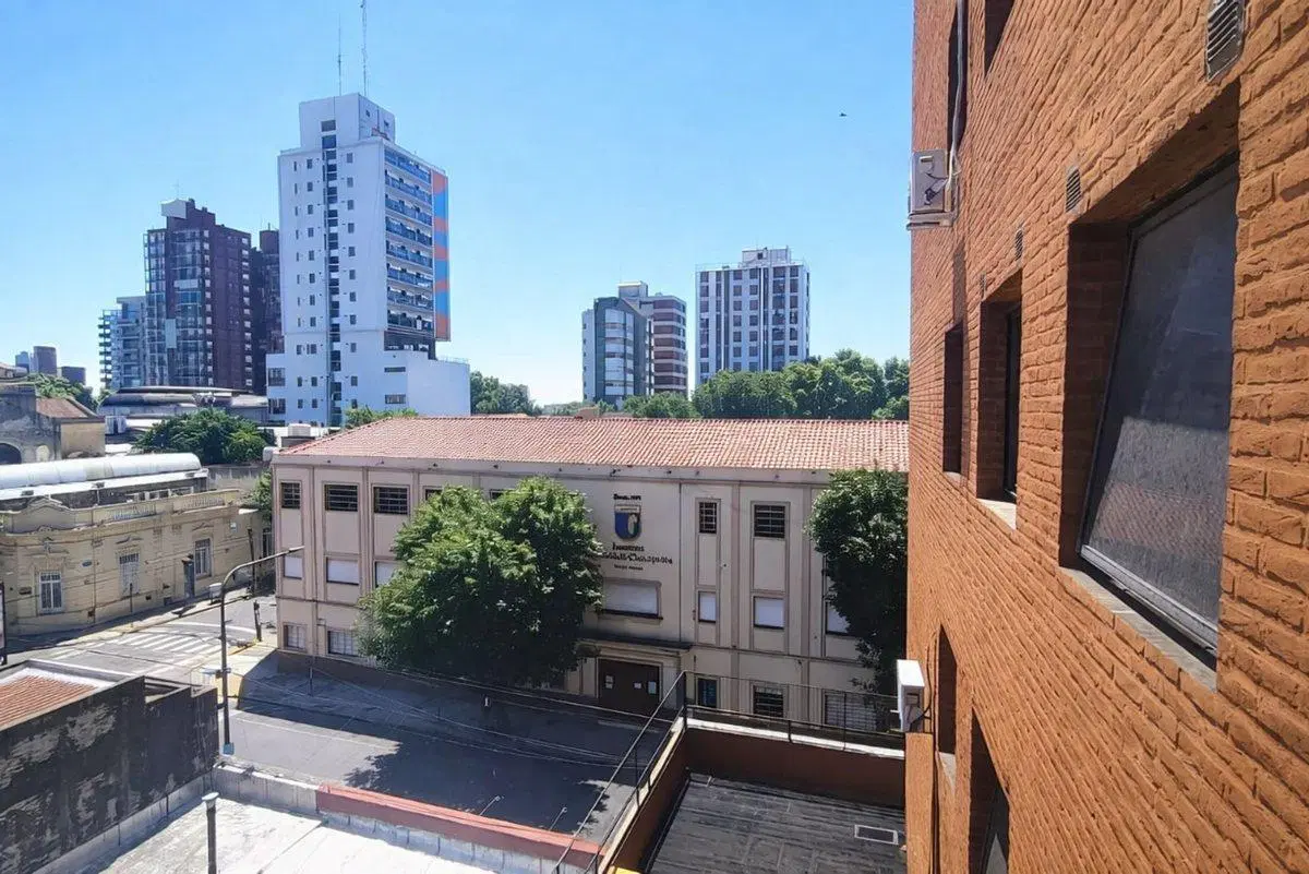 VENTA DEPARTAMENTO 2 AMBIENTES  QUILMES CENTRO 3