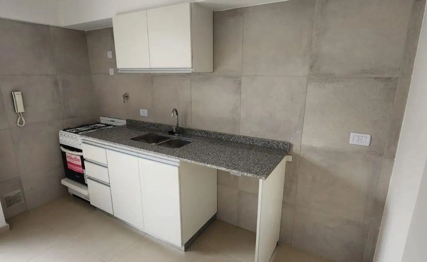 VENTA DEPTO 2 AMB TOILETTE BALCON ESTRENAR BERNAL 8