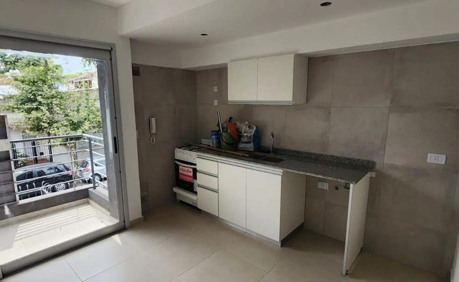VENTA DEPTO 2 AMB TOILETTE BALCON ESTRENAR BERNAL 5