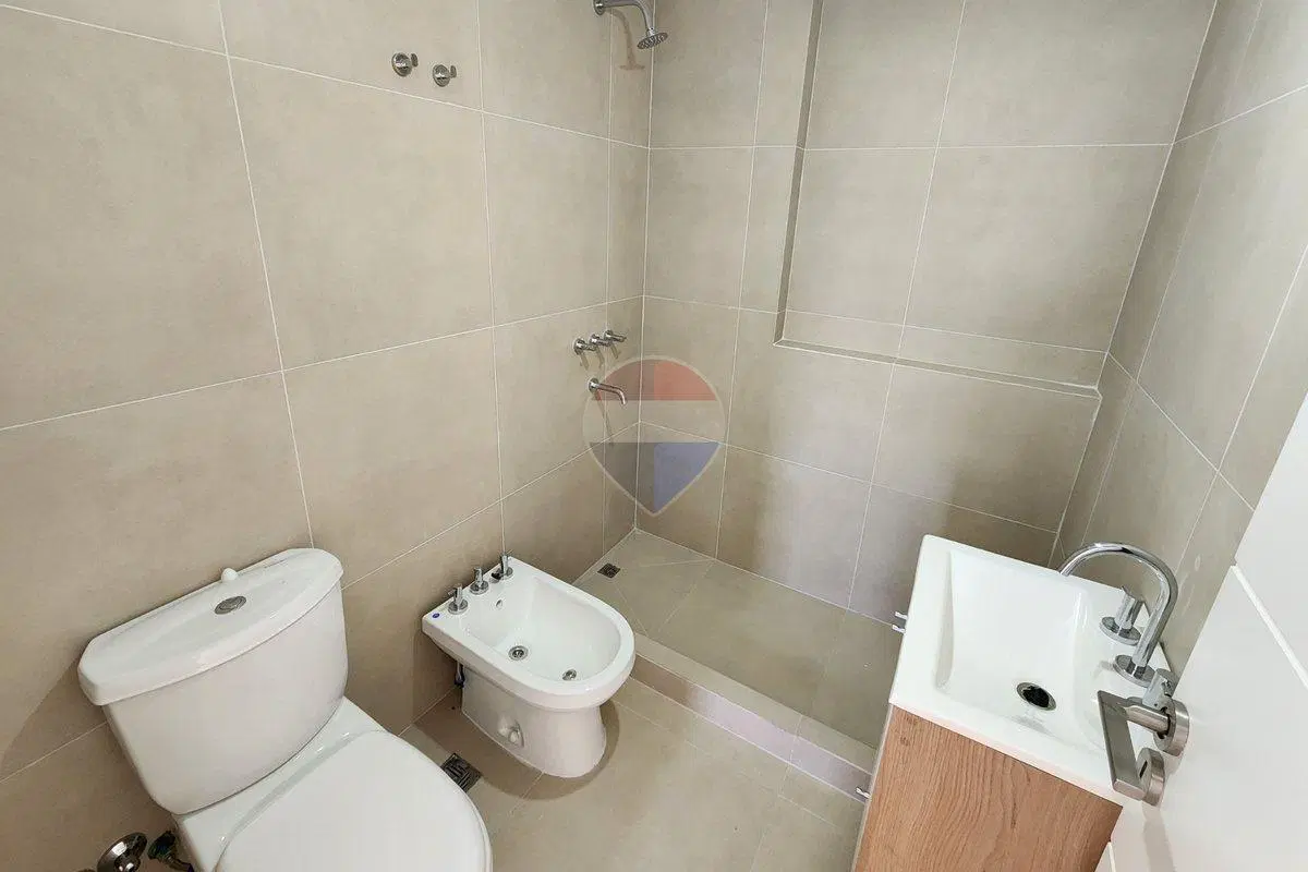 VENTA DEPTO 3 AMB c/ COCHERA EN QUILMES CENTRO 8
