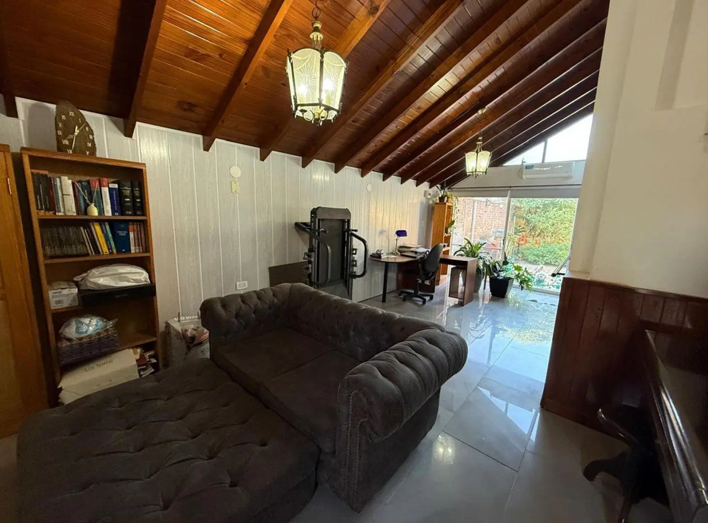 VENTA CASA 2 AMB JARDIN, COCHERA PILETA BERNAL 8