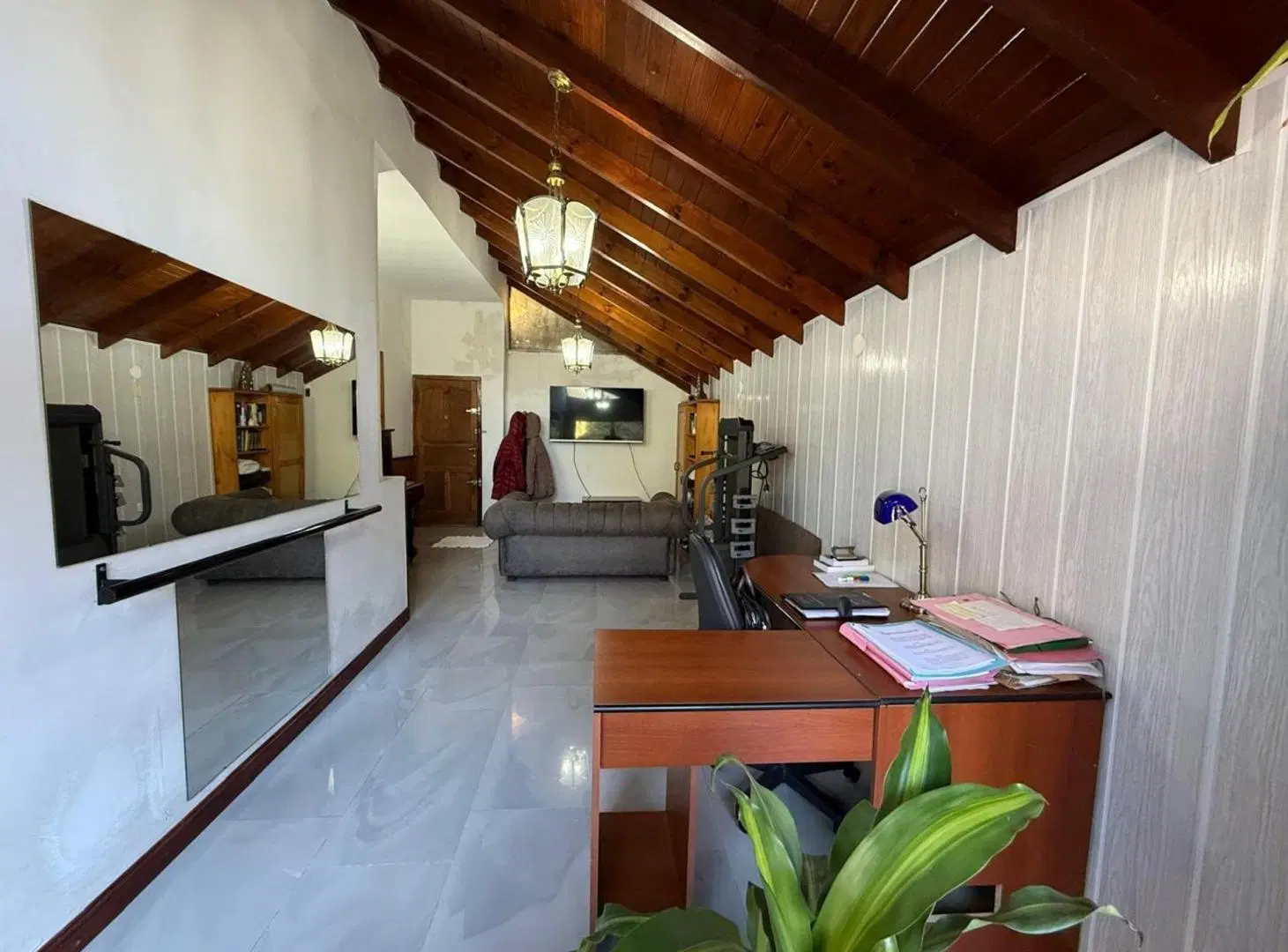 VENTA CASA 2 AMB JARDIN, COCHERA PILETA BERNAL 5