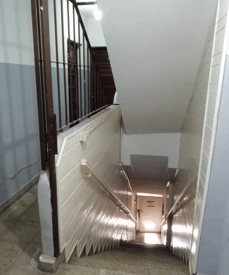 VENTA DEPOSITO CON 5 DEPTOS EN BLOCK AVELLANEDA 8