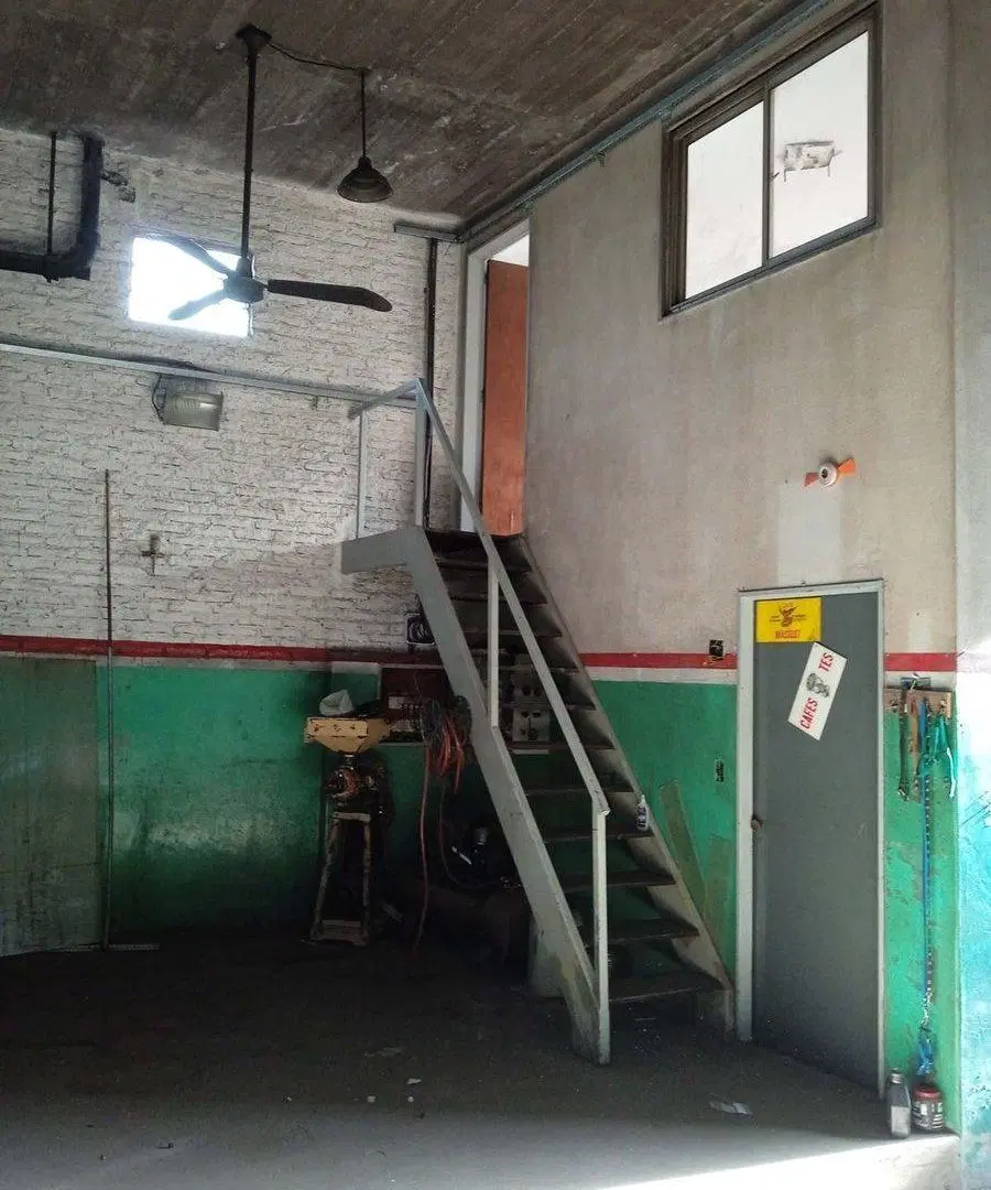 VENTA DEPOSITO CON 5 DEPTOS EN BLOCK AVELLANEDA 3