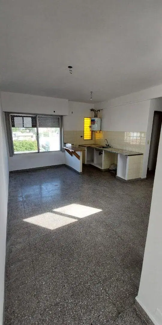 VENTA DEPARTAMENTOS EN BLOCK C/DEPOSITO AVELLANEDA 4