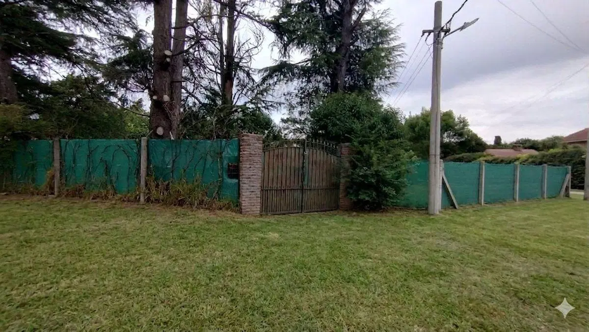 Venta Casa Quinta sobre un lote de 753 M2 Bosques 8