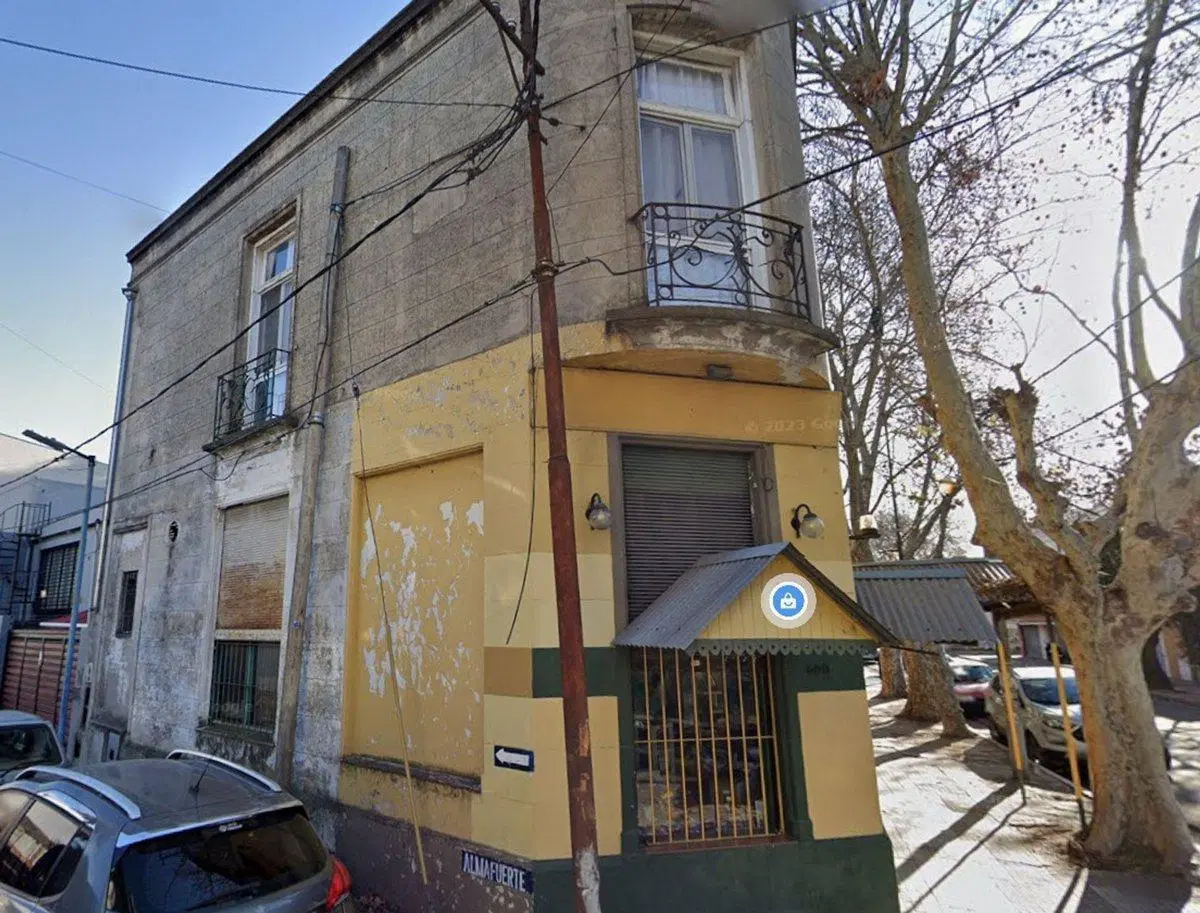 VENTA PH  con  LOCAL, 3 AMB BERNAL por escalera 3