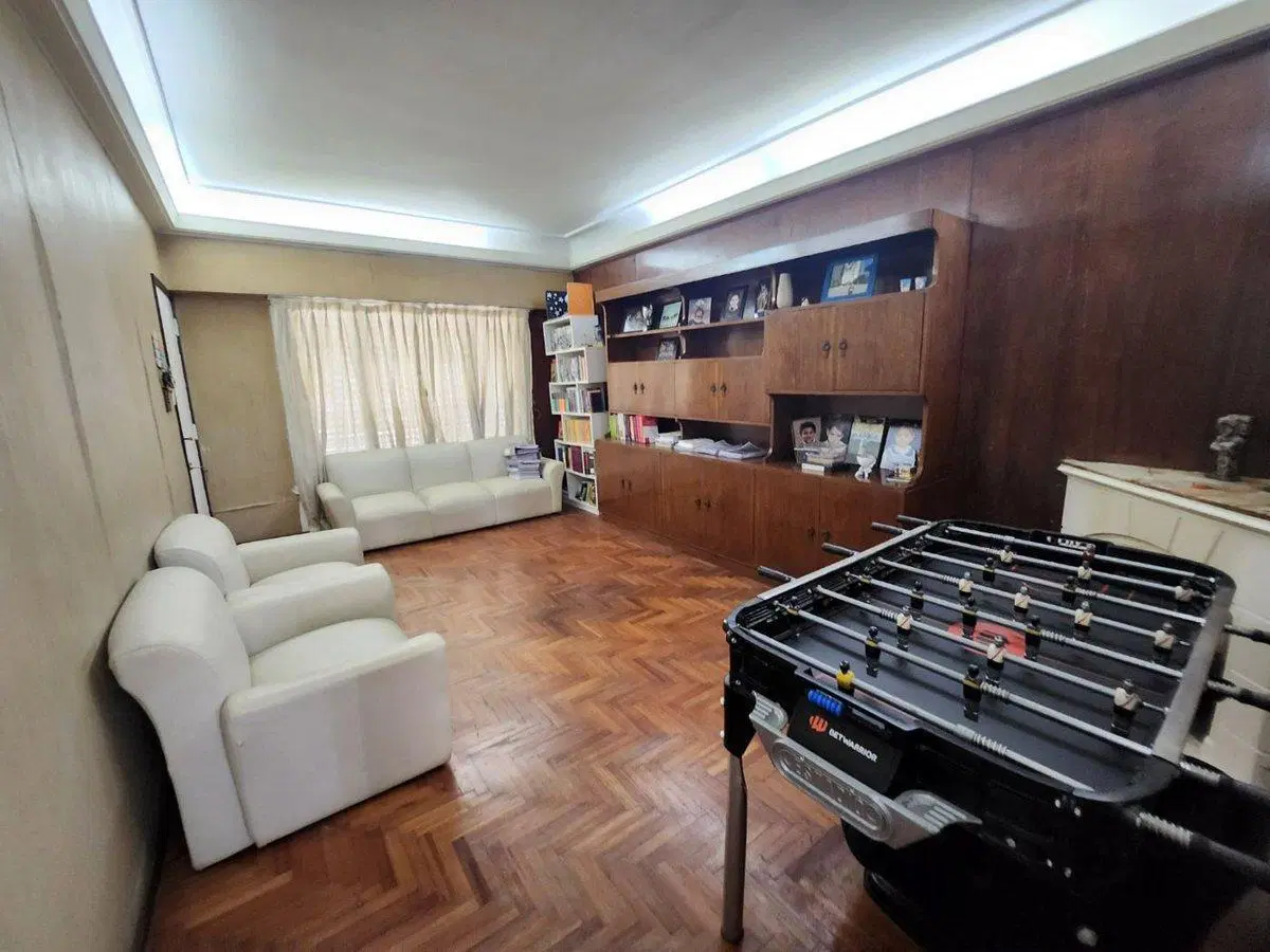 VENTA CASA 5 AMBIENTES PATIO COCHERA BERNAL 5