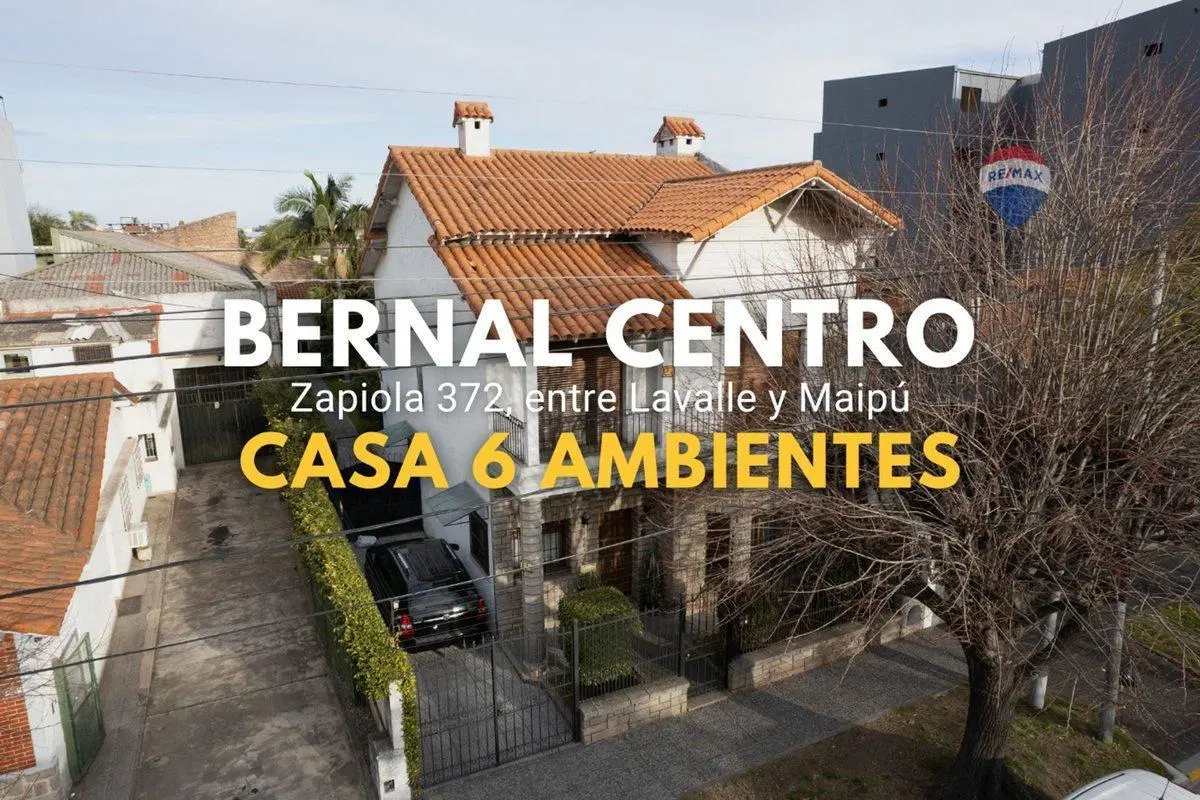 Venta Casa 6 ambientes c/ Parque en Bernal Centro 2