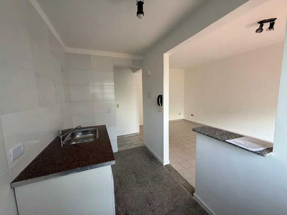 VENTA DEPARTAMENTO 3 AMBIENTES EN QUILMES CENTRO 8