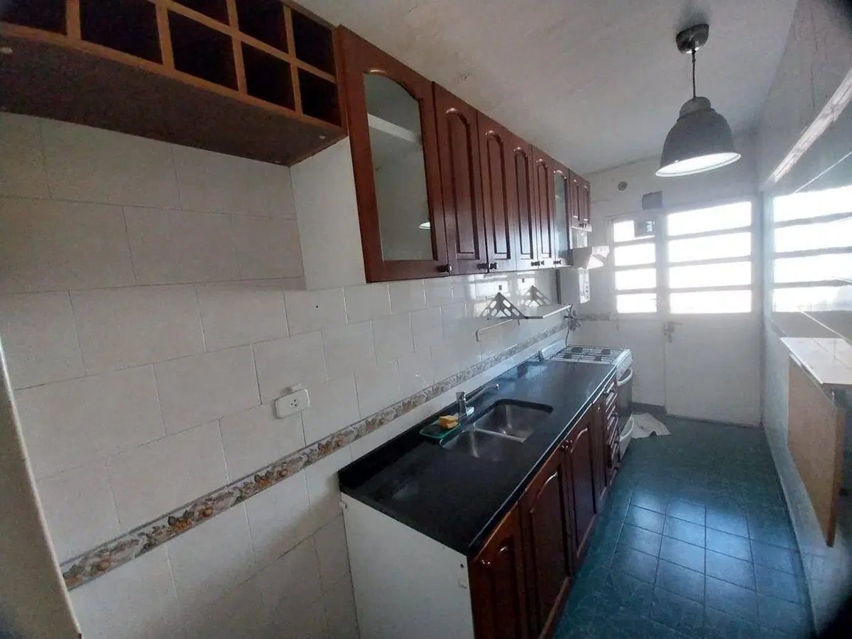 VENTA DEPTO 3 AMBIENTES CON BALCON  QUILMES CENTRO 4