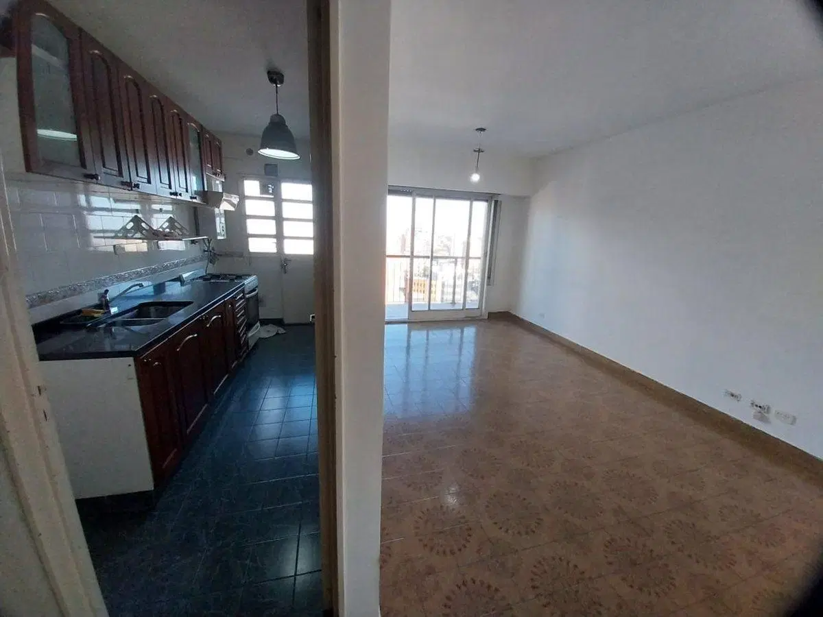 VENTA DEPTO 3 AMBIENTES CON BALCON  QUILMES CENTRO 2