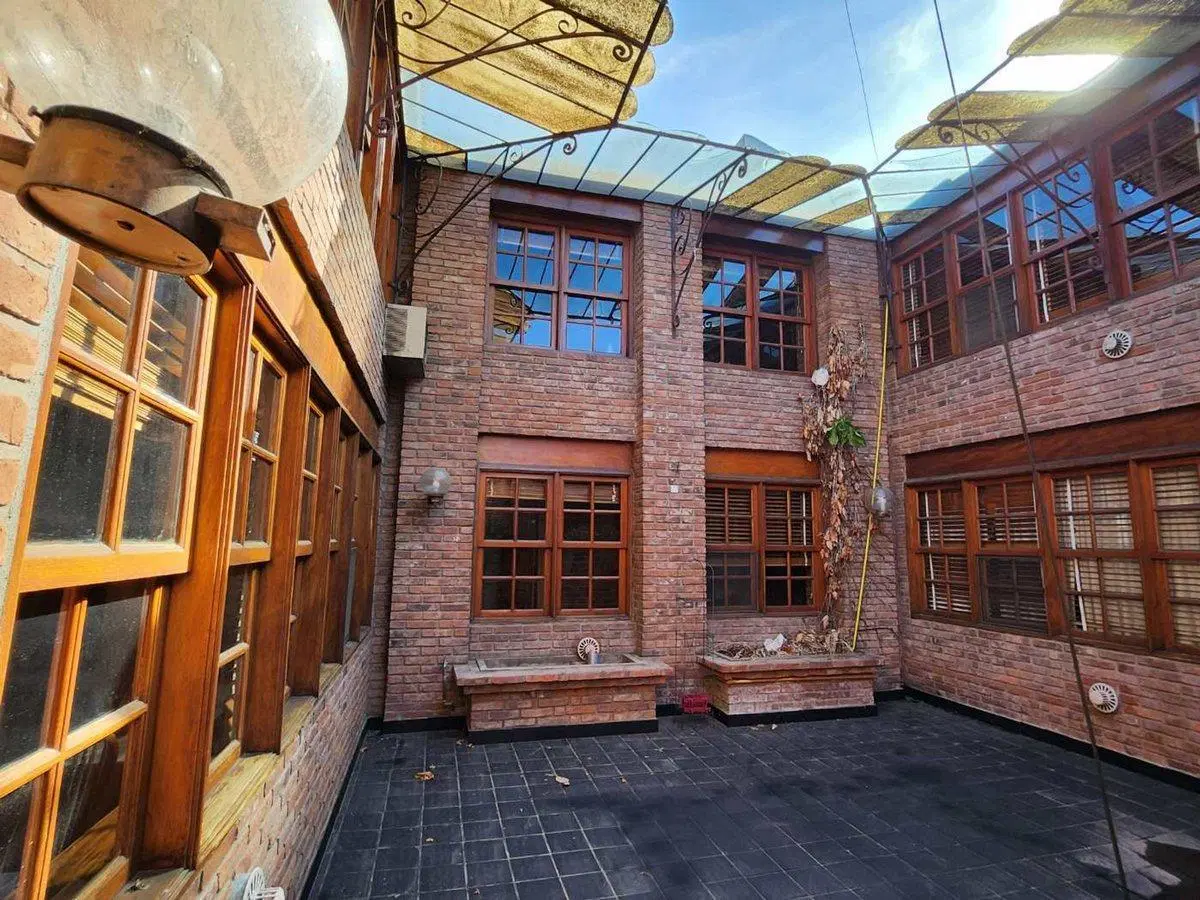 VENTA CASA 5AMB BARRIO PARQUE BERNAL PATIO COCHERA 4