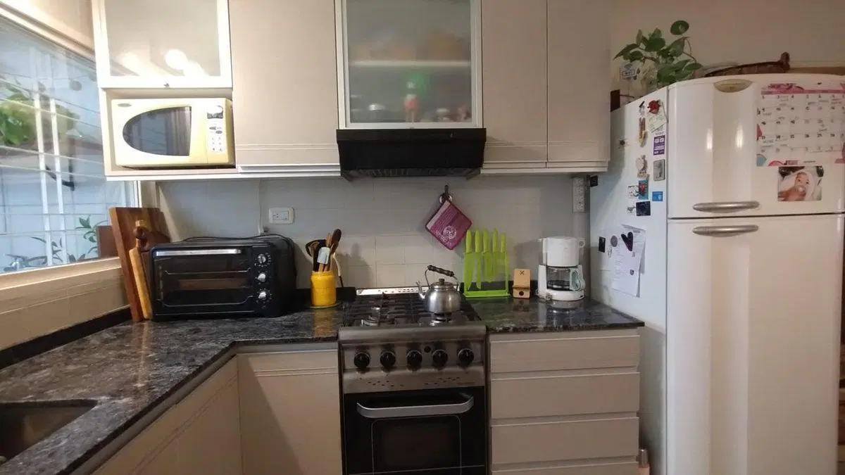 Venta casa 3 ambientes con cochera  en Bernal 5