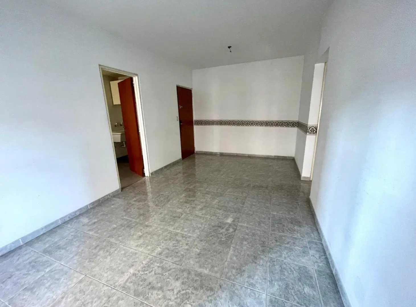 ALQUILER, DEPARTAMENTO 2 AMBIENTES CON BALCON. 3