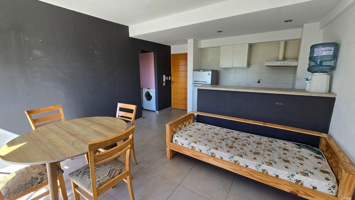 Foto de VENTA DTO. DE 2 AMB BERNAL CENTRO CON PISCINA, imagen 1