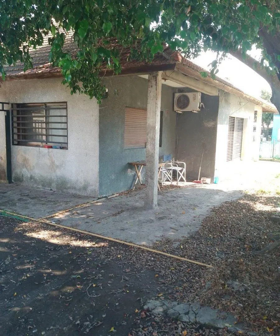 Venta casa  4 ambientes con lote en Bernal Oeste 8