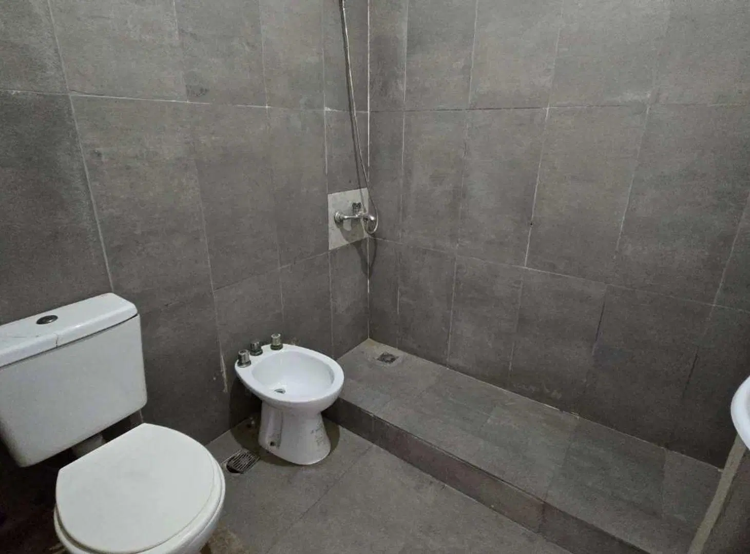 VENTA EN BLOCK 1 LOCAL Y 3 DTOS SOLANO OPORTUNIDAD 5