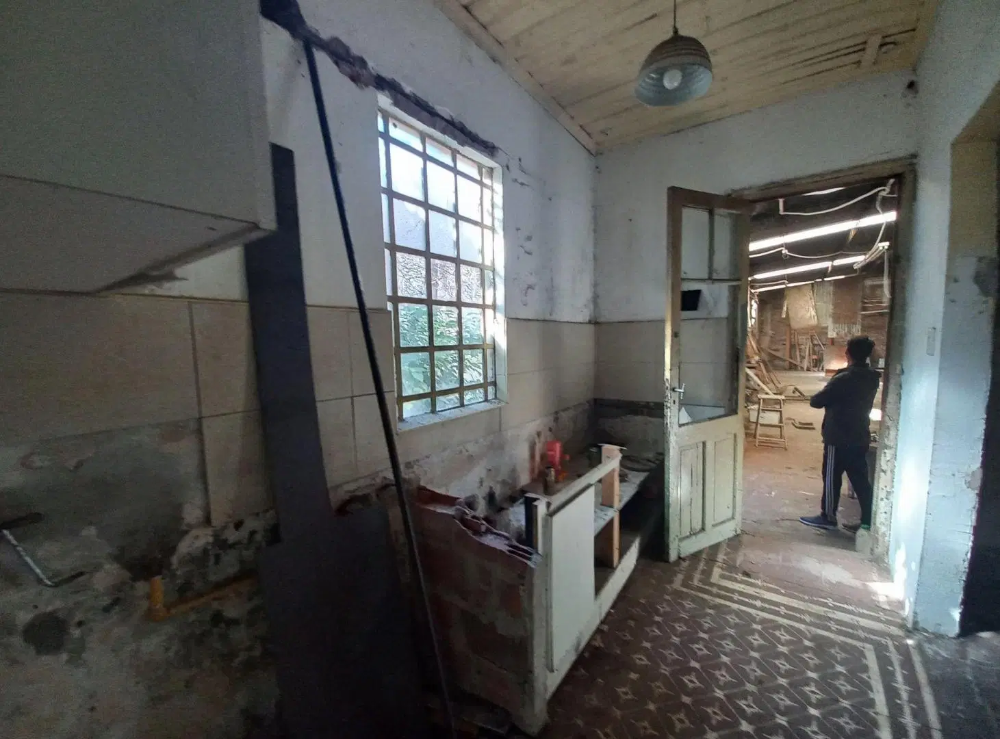 CASA EN VENTA  C/ GALPON A UNA CUADRA DE MITRE 2