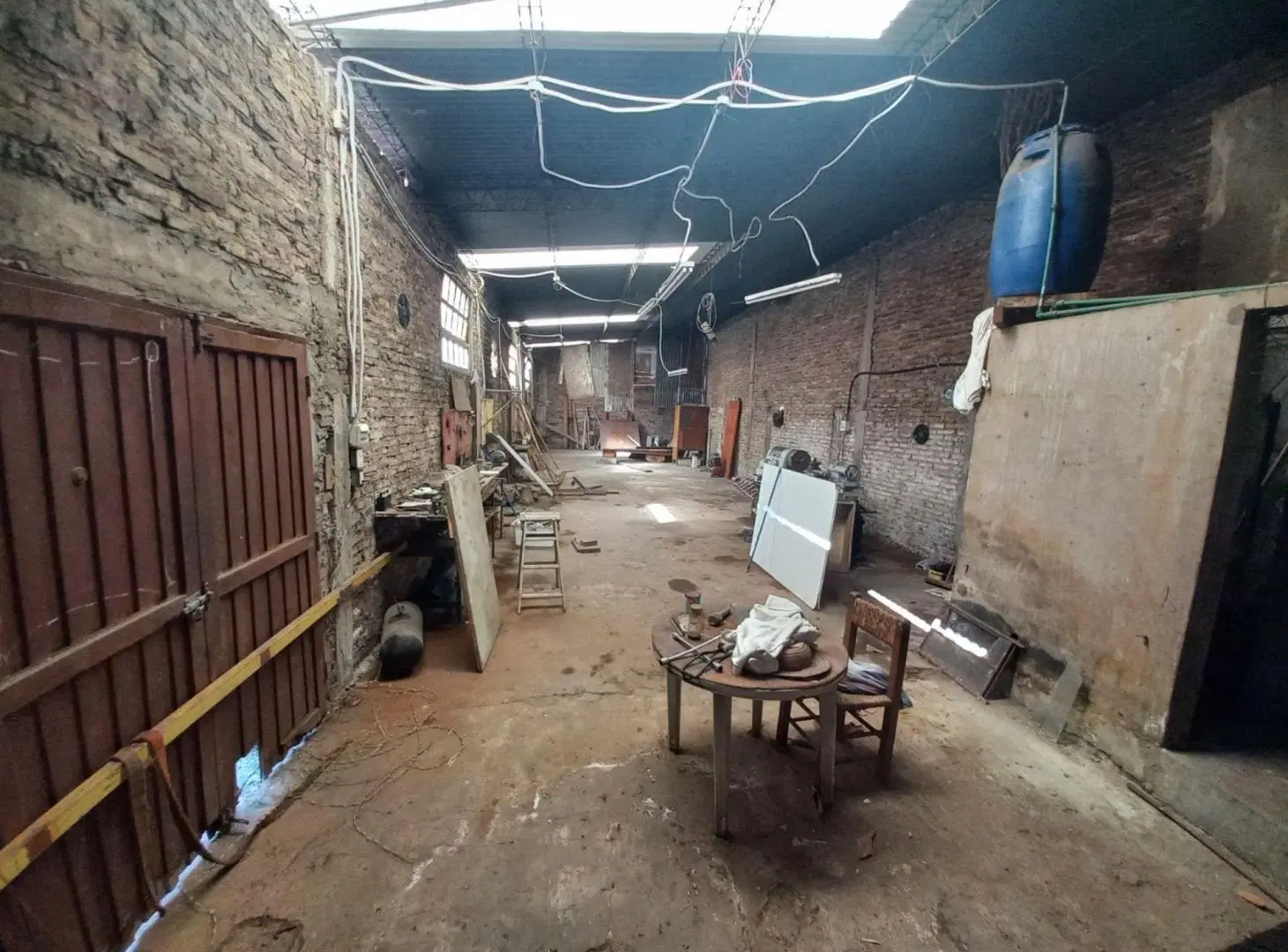 CASA EN VENTA  C/ GALPON A UNA CUADRA DE MITRE 8