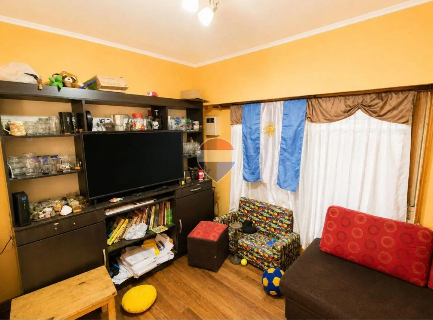 CASA EN VENTA 4 AMB CON COCHERA Y QUINCHO 8