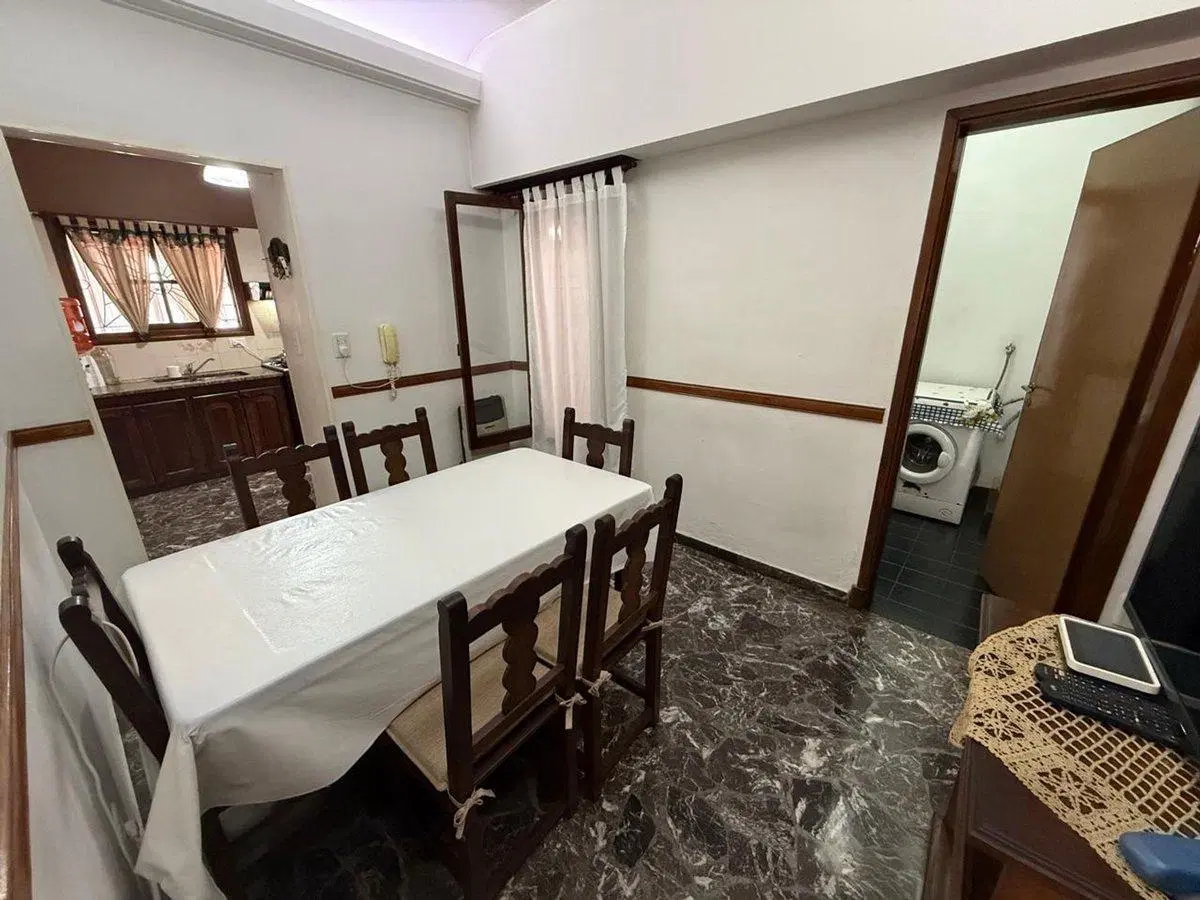 Duplex 3 dormitorios c/ cochera y quincho - Bernal 8