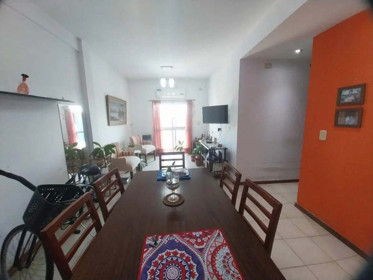 VENTA DEPARTAMENTO 3 AMB CON COCHERA QUILMES ESTE 8