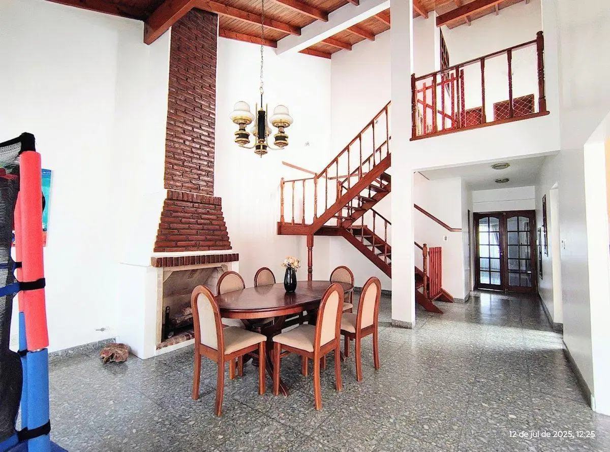 VENTA CASA 6 AMB. QUILMES QUINCHO PILETA GARAGE 4