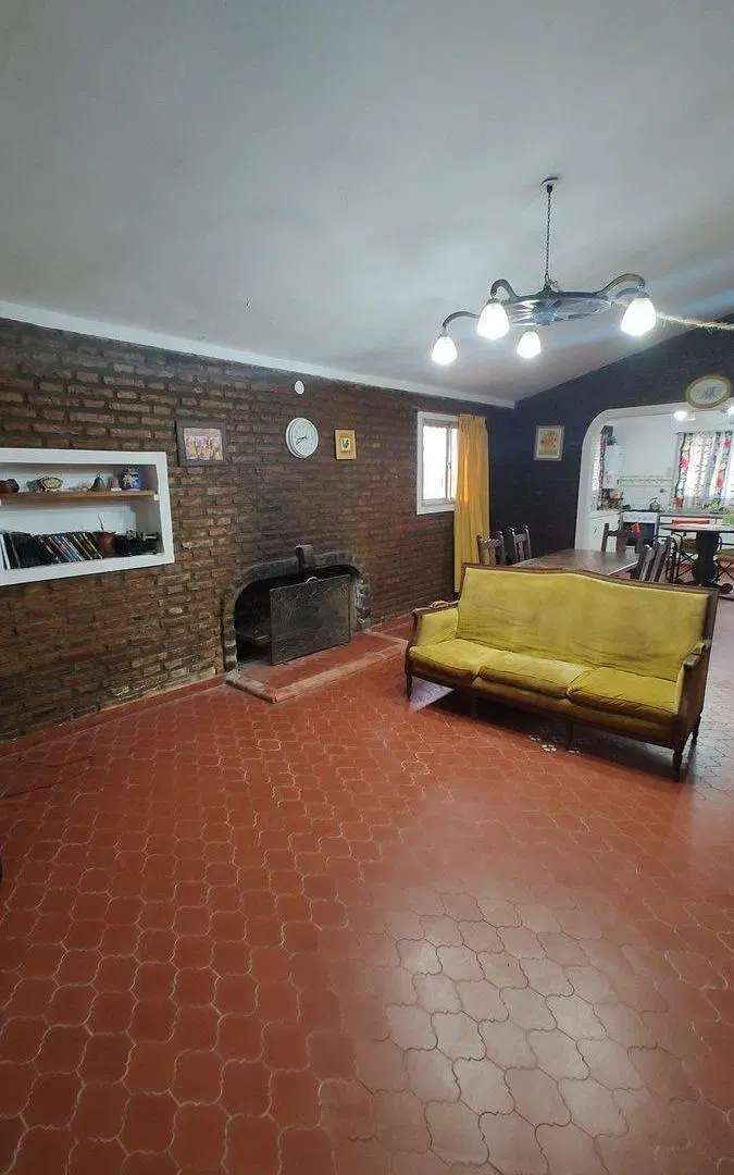 VENTA 18 TERRENOS/CASA/CABALLERIZA BRANDSEN 8