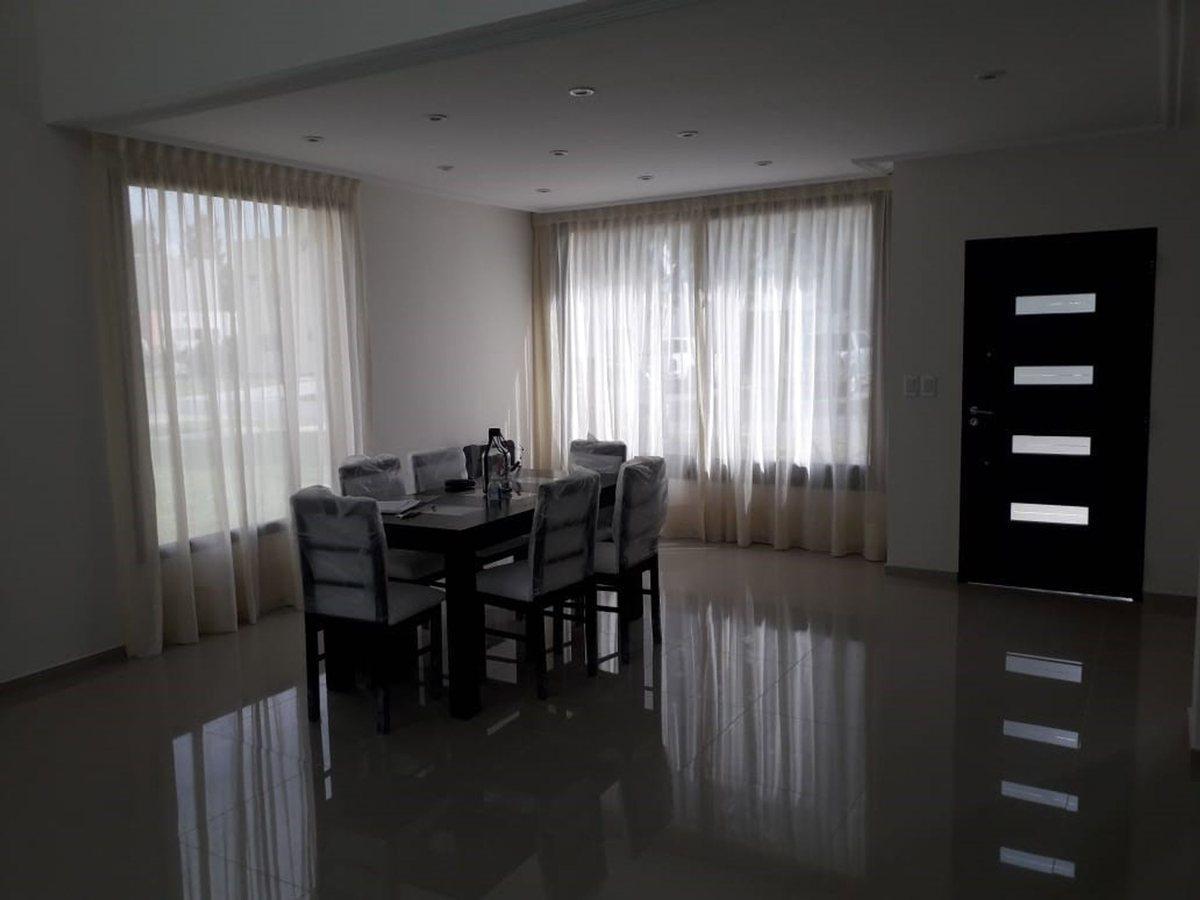 Foto de CASA ALQ "PRINCIPADO DE SAN VICENTE" 5 amb. Pileta, imagen 3