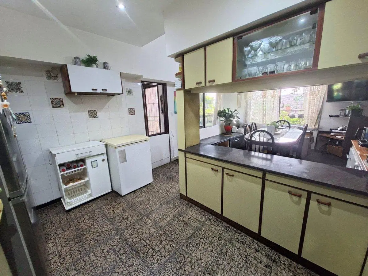 VENTA CASA 5 AMB CON PATIO Y COCHERA, QUILMES 5