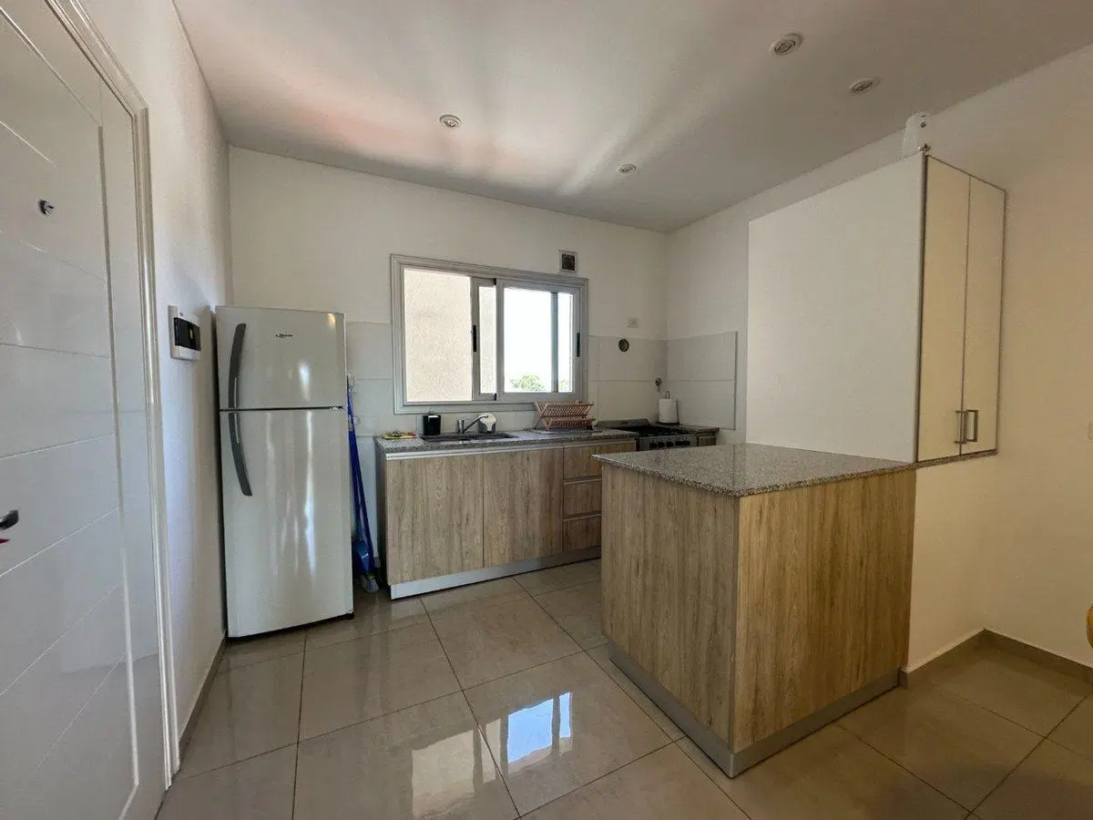 VENTA DEPARTAMENTO 2 AMBIENTES C COCHERA QUILMES 8