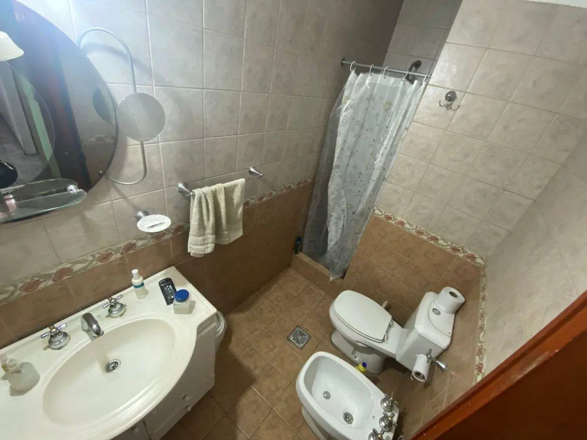 CASA 5 AMBIENTES CON COCHERA EN QUILMES 5