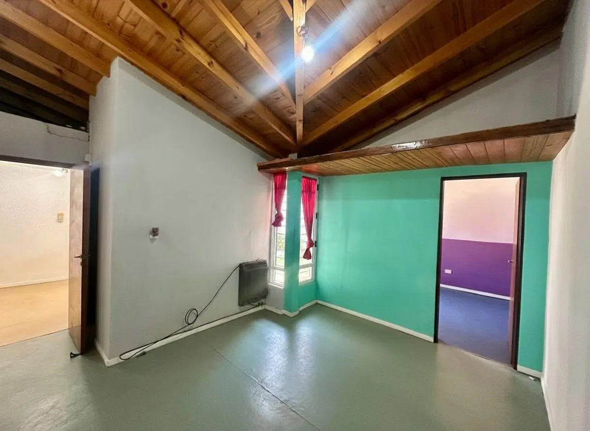 VENTA CASA 3 AMBIENTES CON JARDIN QUILMES 5