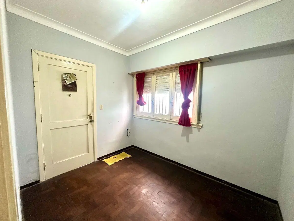 VENTA CASA 3 AMBIENTES CON JARDIN QUILMES 2