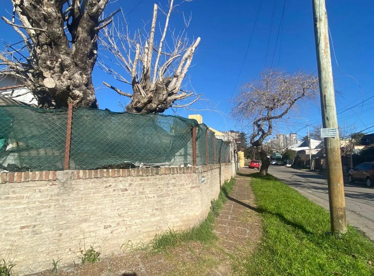 LOTE EN VENTA CON VIVIENDA A RECICLAR - QUILMES 4