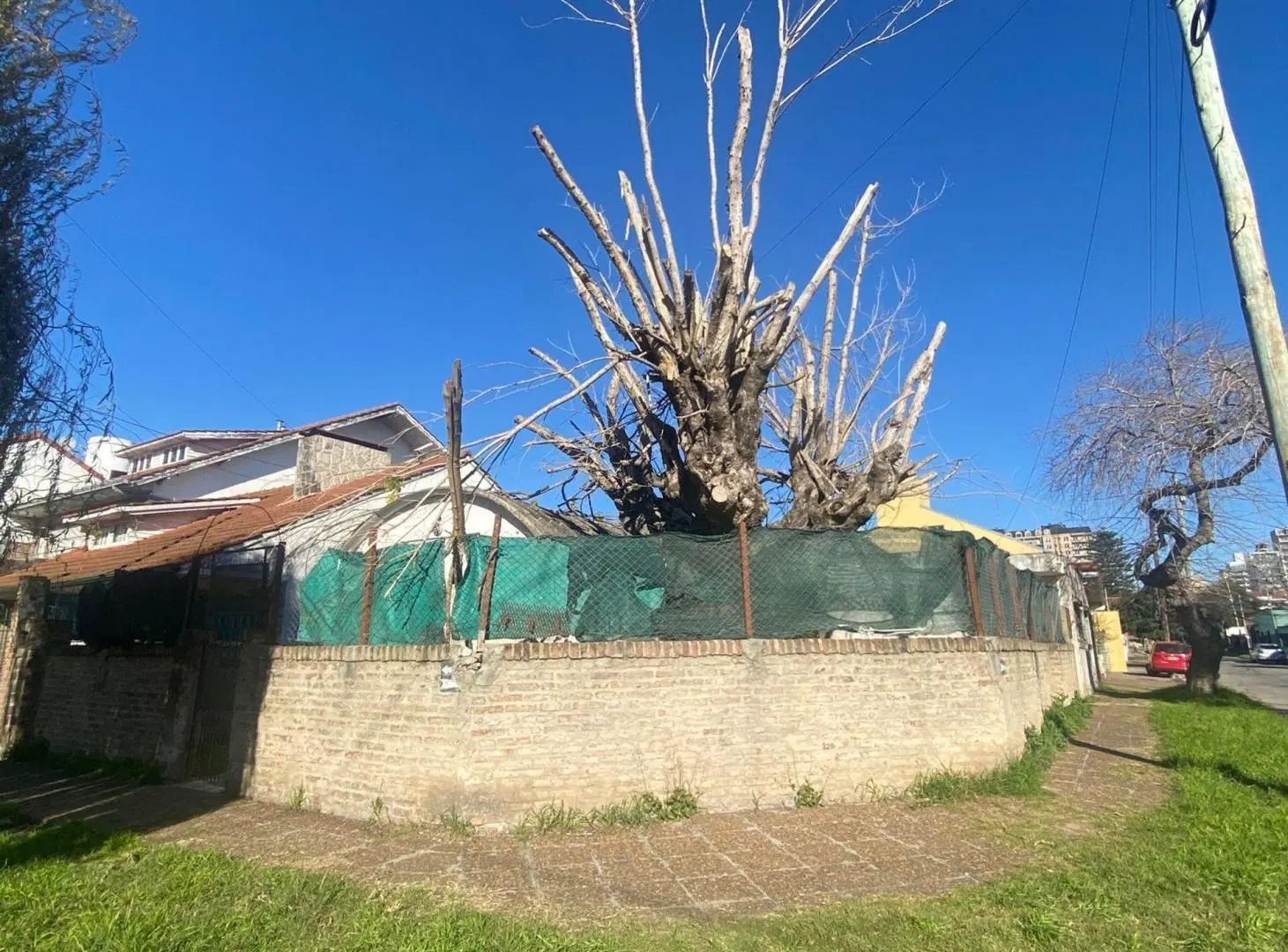 LOTE EN VENTA CON VIVIENDA A RECICLAR - QUILMES 5