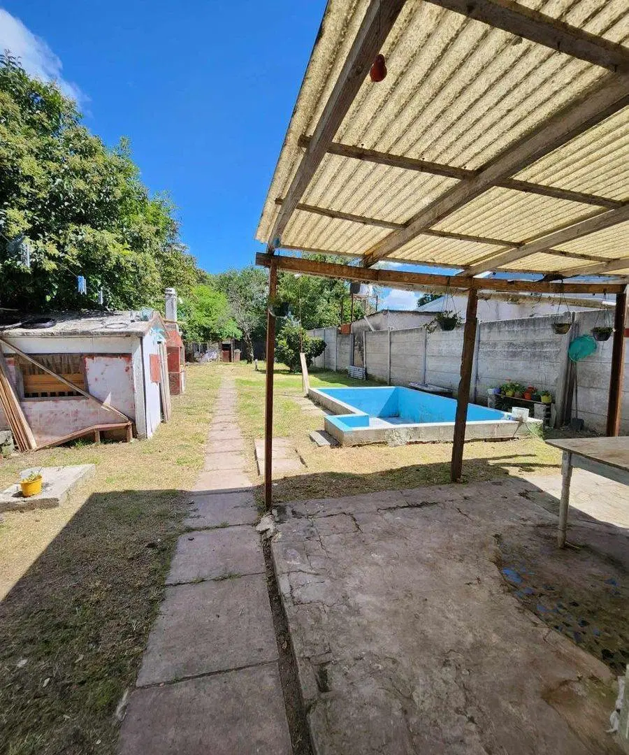 VENTA CASA 4AMB PARQUE y PILETA FLORENCIO VARELA 8