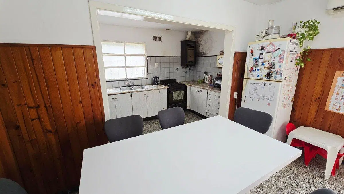 VENTA CASA 3 AMB. PARQUE Y COCHERA EZPELETA 5