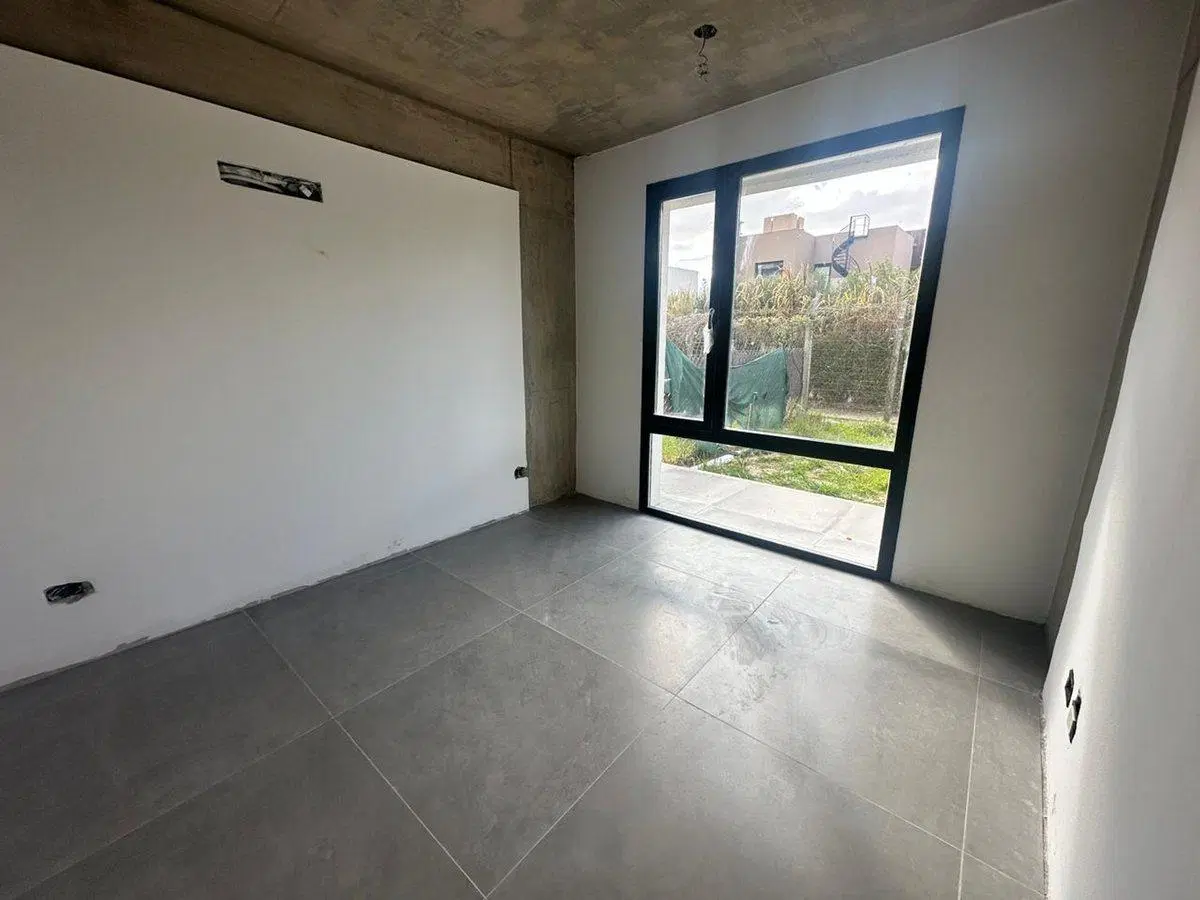 VENTA DPTO 3 AMB CON PATIO- COCHERA PARQUE LINEAL 8